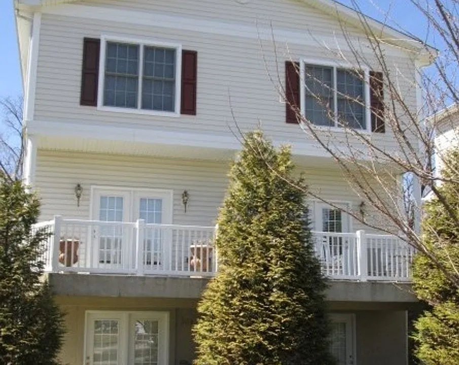 204 Heights Ln