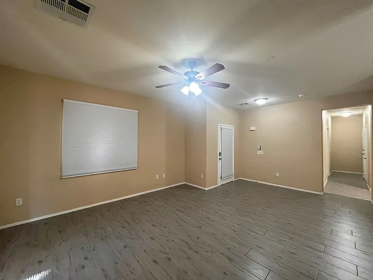673 Peachy Canyon Cir #103 — Photo 3