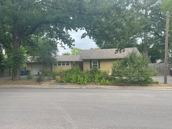 711 S Prairieville St, Athens, TX 75751