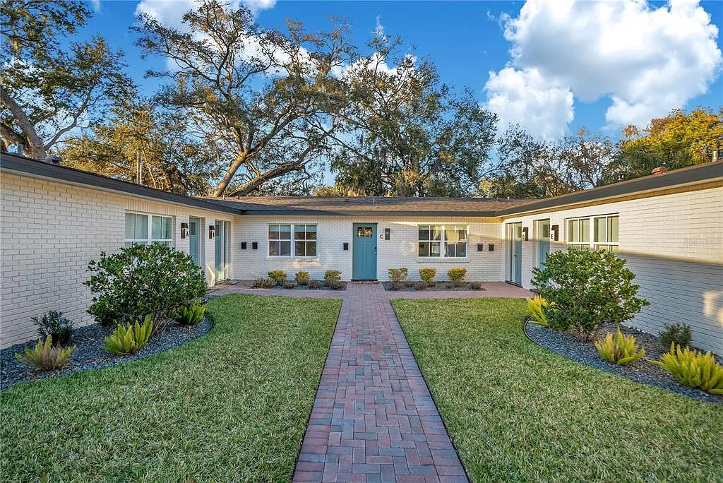2 bed, 1.0 bath, 750 sqft, $1,700 — Photo 1