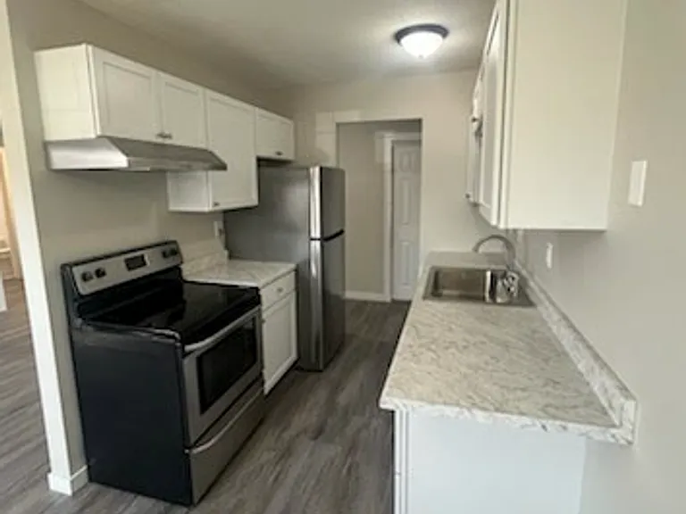 926 Westbrooke Way #8 — Photo 3