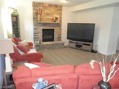 3rd image of 160 Stockwell Ct