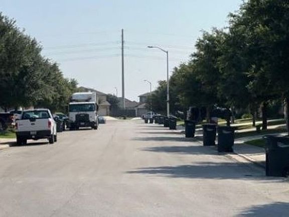 Exterior Neighborhood (street photo)