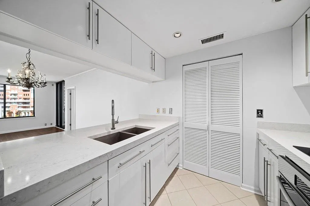 2 bed, 2.0 bath, 1230 sqft, $2,400 — Photo 3