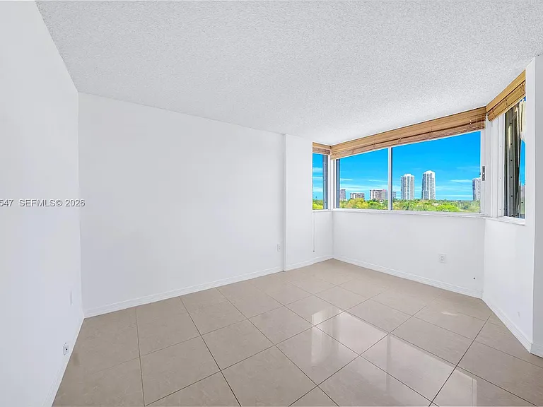 2400 SW 3rd Ave #706 — Photo 6