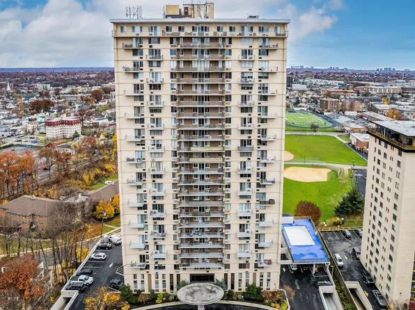 160 Overlook Ave, Hackensack, NJ