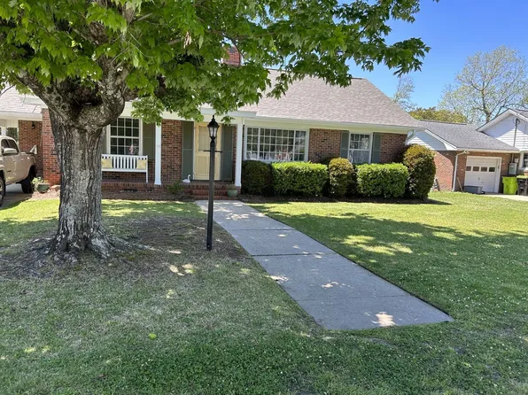 615 E Sabiston Dr APT 302, Swansboro, NC 28584
