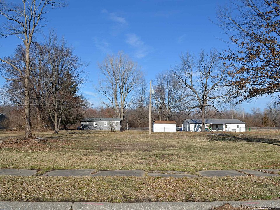 1st image of 1919 E 6th St