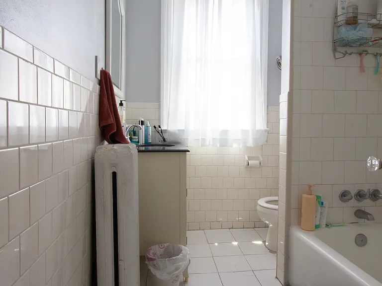 148 Adams St NW — Photo 17
