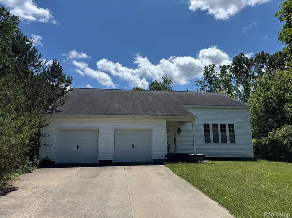 5402 Raubinger Rd, Swartz Creek, MI 48473