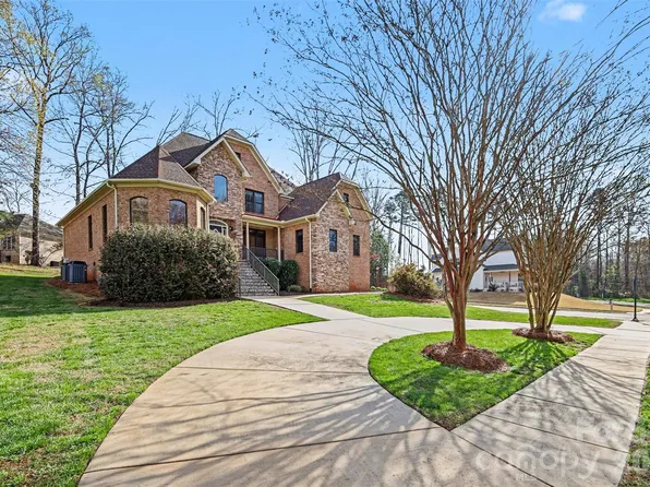 402 Rugby Rd, Salisbury, NC 28144