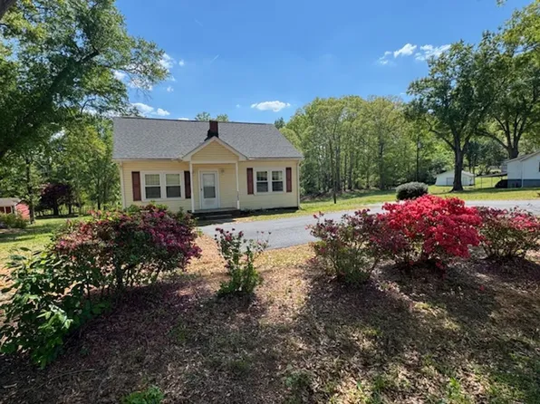 1352 Milford Church Rd, Greer, SC 29651