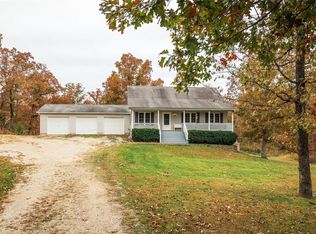 300 Oak Ridge Rd, Steelville, MO 65565