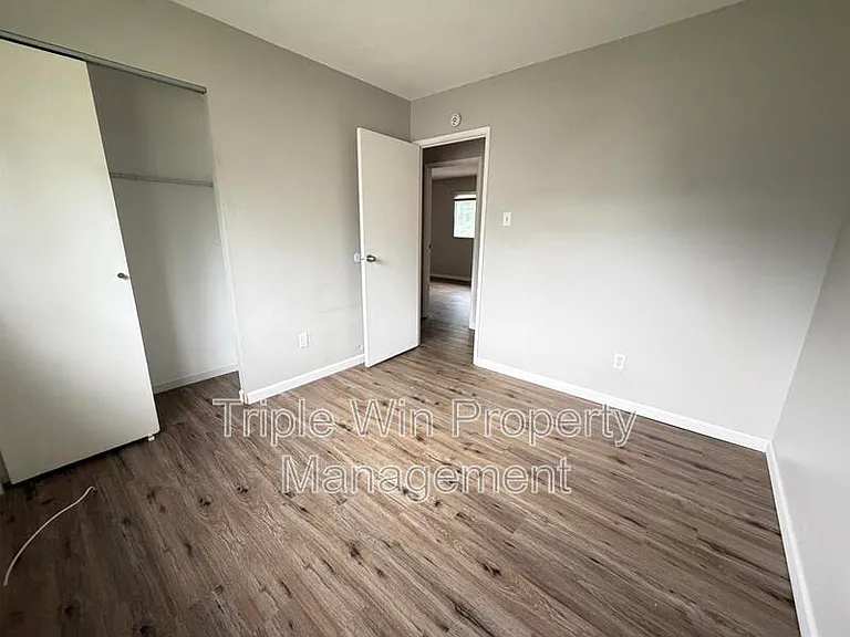 2372 Rockymont Dr — Photo 22