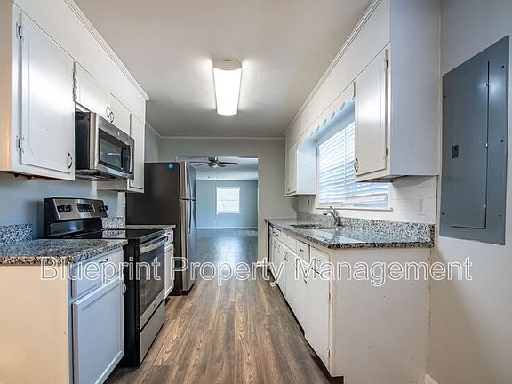 4th image of 1501 21st St SW