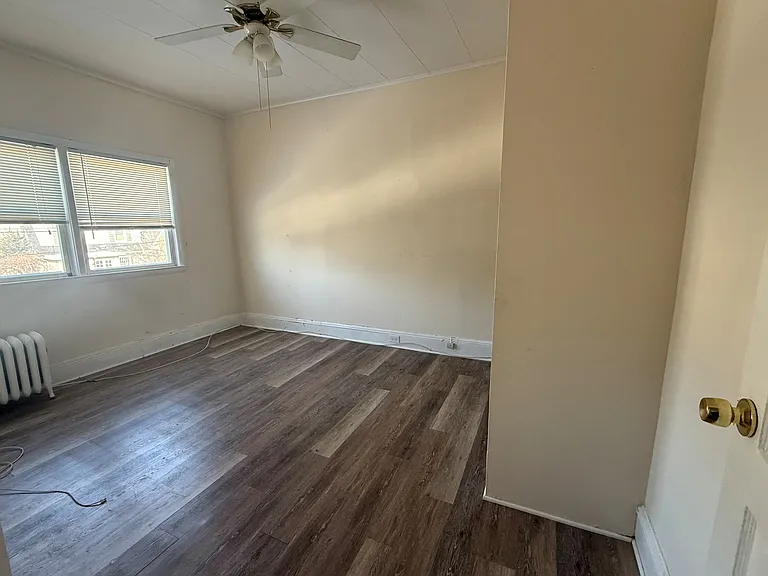117 Benjamin St — Photo 2