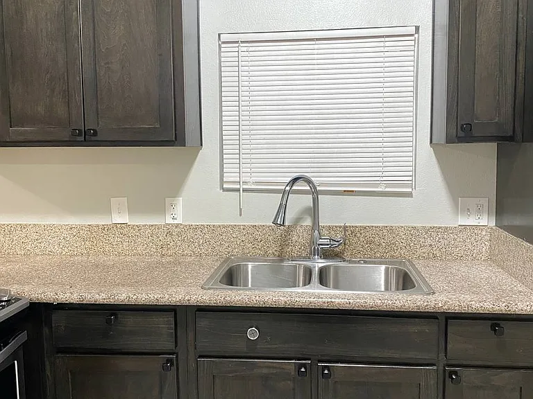 205 N Park St — Photo 1