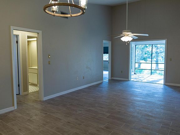 2nd image of 600 E Gilchrist Ct Unit 5