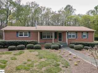 100 Fred St, Clinton, SC 29325