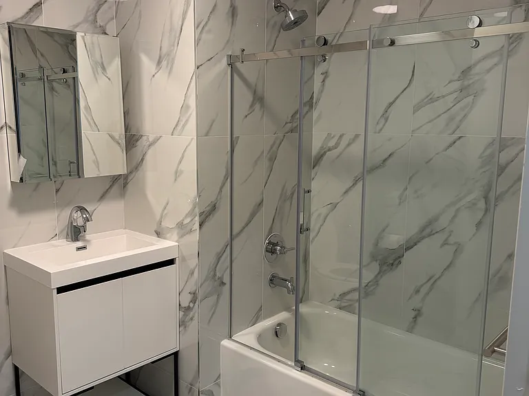 224 Gramatan Ave #7H — Photo 5