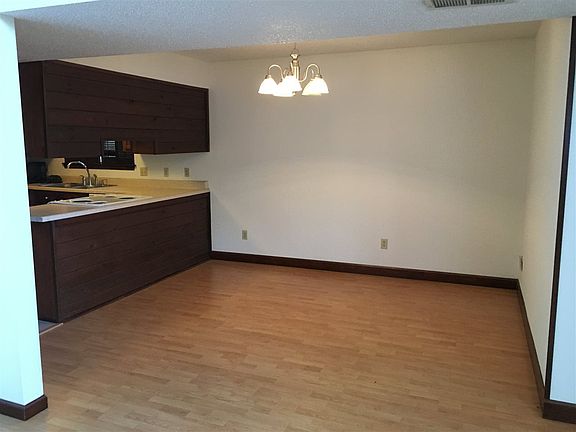 4th image of 2962 Bay Shore Dr