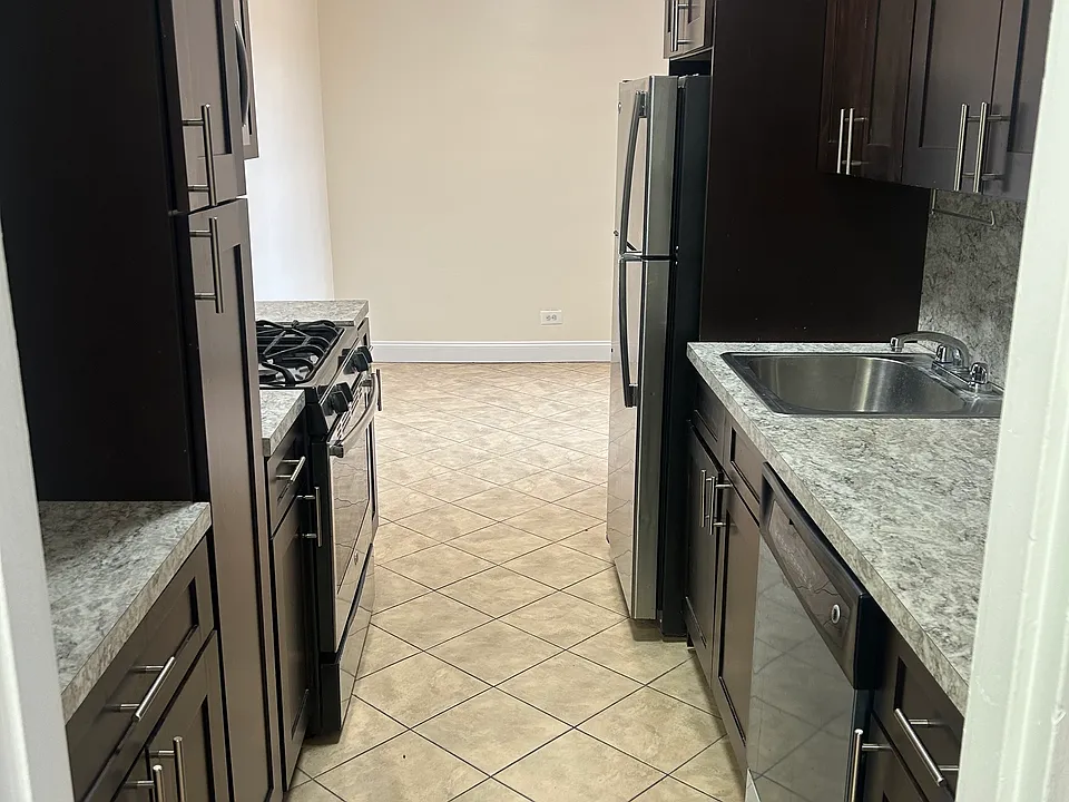 3310 Nostrand Ave #406