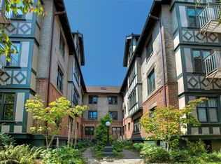 409 16th Ave E APT 20, Seattle, WA 98112