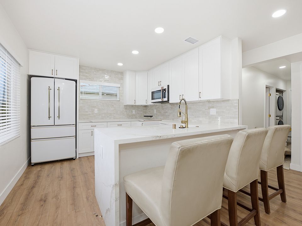 1st image of 6209 Mesita Dr