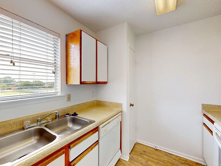 Addison Apartments at the Park — Photo 214