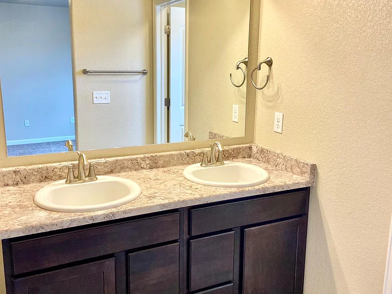 5609 Shamrock Hts — Photo 24