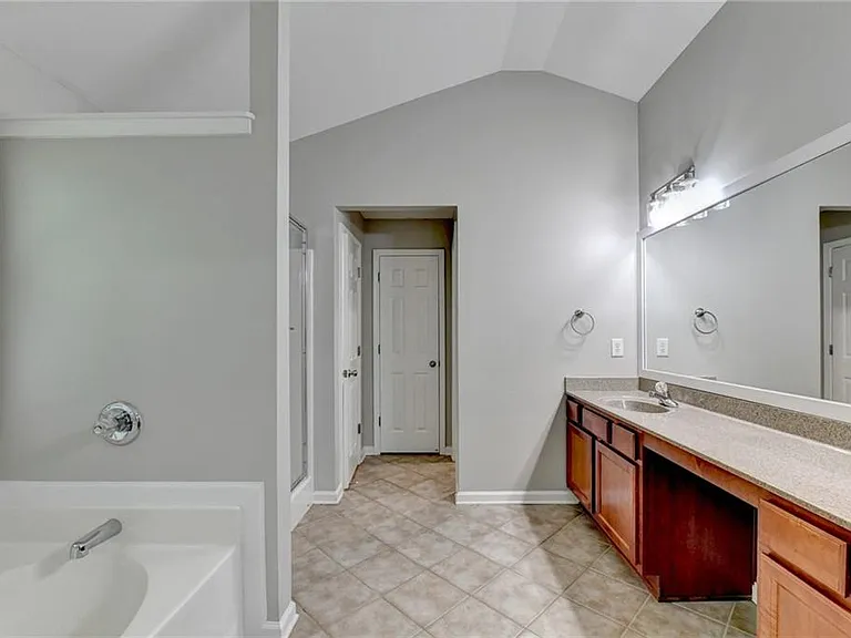 2208 Staunton Dr — Photo 33