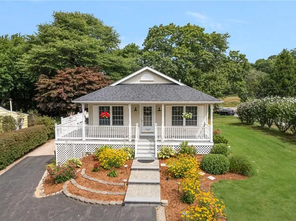 147 Foddering Farm Rd, Narragansett, RI 02882