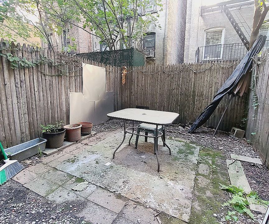 1st image of 215 E 84th St APT 1C
