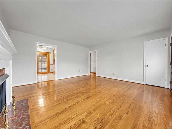 4th image of 5712 Oakland Blvd
