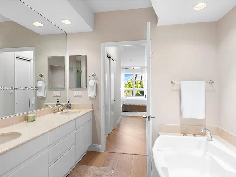 705 Crandon Blvd #405 — Photo 19