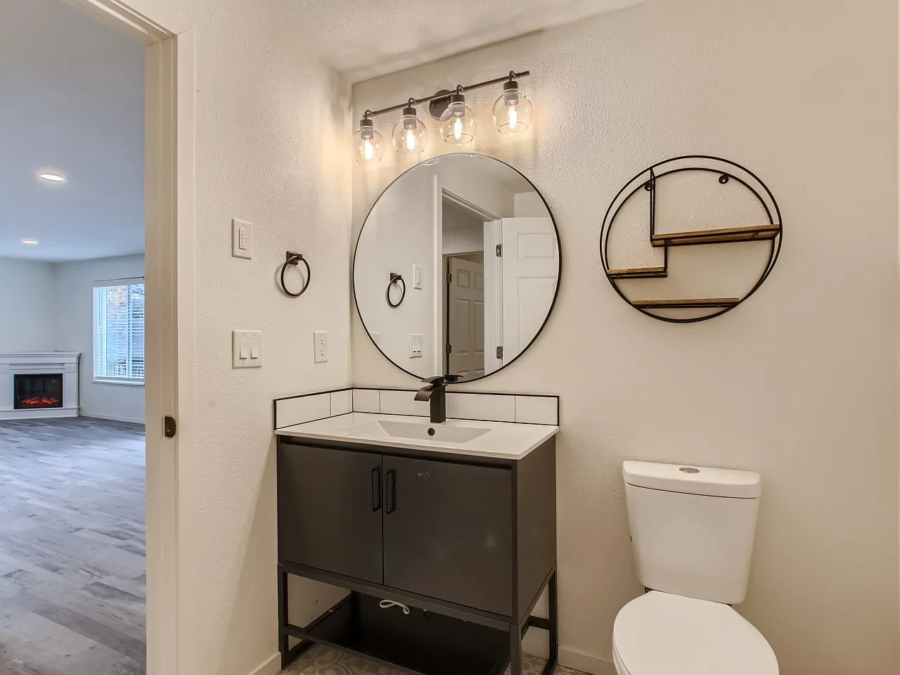 4612 NE Lombard St — Photo 4