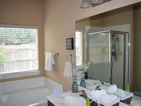 2nd image of 3708 Wolf Dr