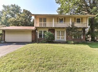 1012 Brittany Pkwy, Ballwin, MO