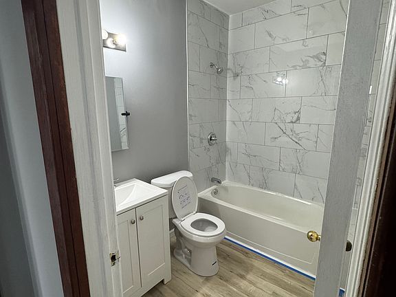 2nd image of 4116 Woburn Ave