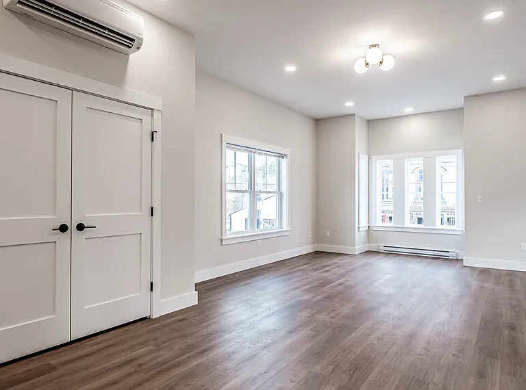 261 Main St #1 — Photo 8