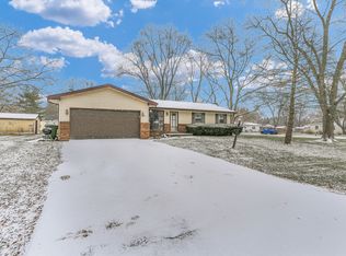 202 Timberview Dr, Mahomet, IL 61853