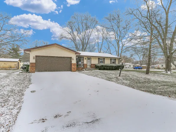 202 Timberview Dr, Mahomet, IL 61853
