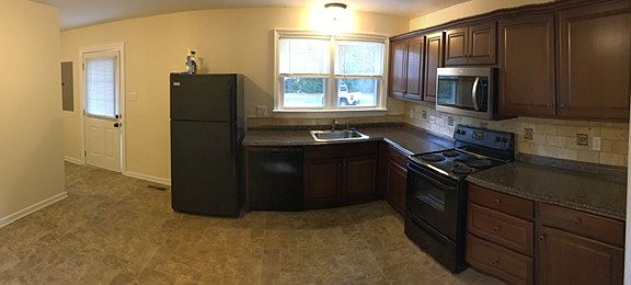 2nd image of 1615 Silverwood Dr
