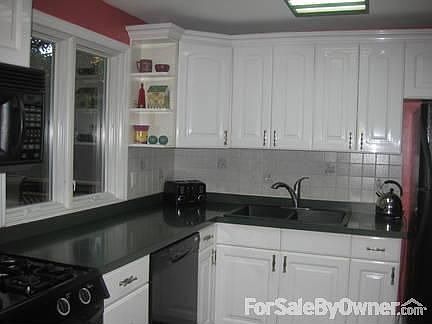 5th image of 56 Williams St