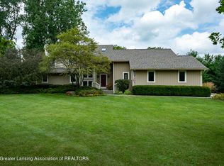 85 Damon Rd, Haslett, MI 48840