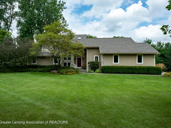 85 Damon Rd, Haslett, MI 48840