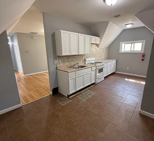 201 S 11th St #3F — Photo 3