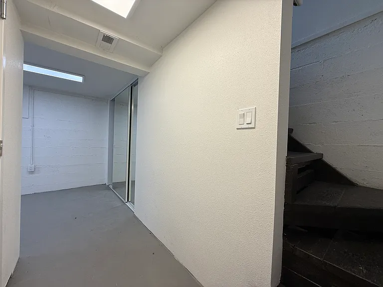 4441 NE Crystal Ln — Photo 24