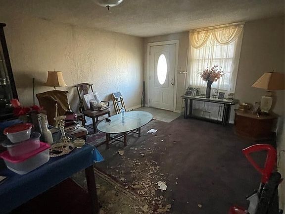 5th image of 4224 NE 19th St