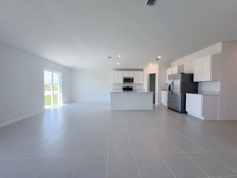 2362 McKinley Dr — Photo 6